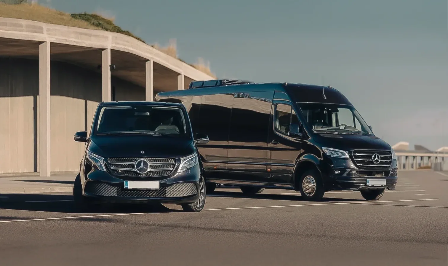 Ankara VIP transfer hizmetinde kullanılan siyah Mercedes Vito ve Sprinter araçlar